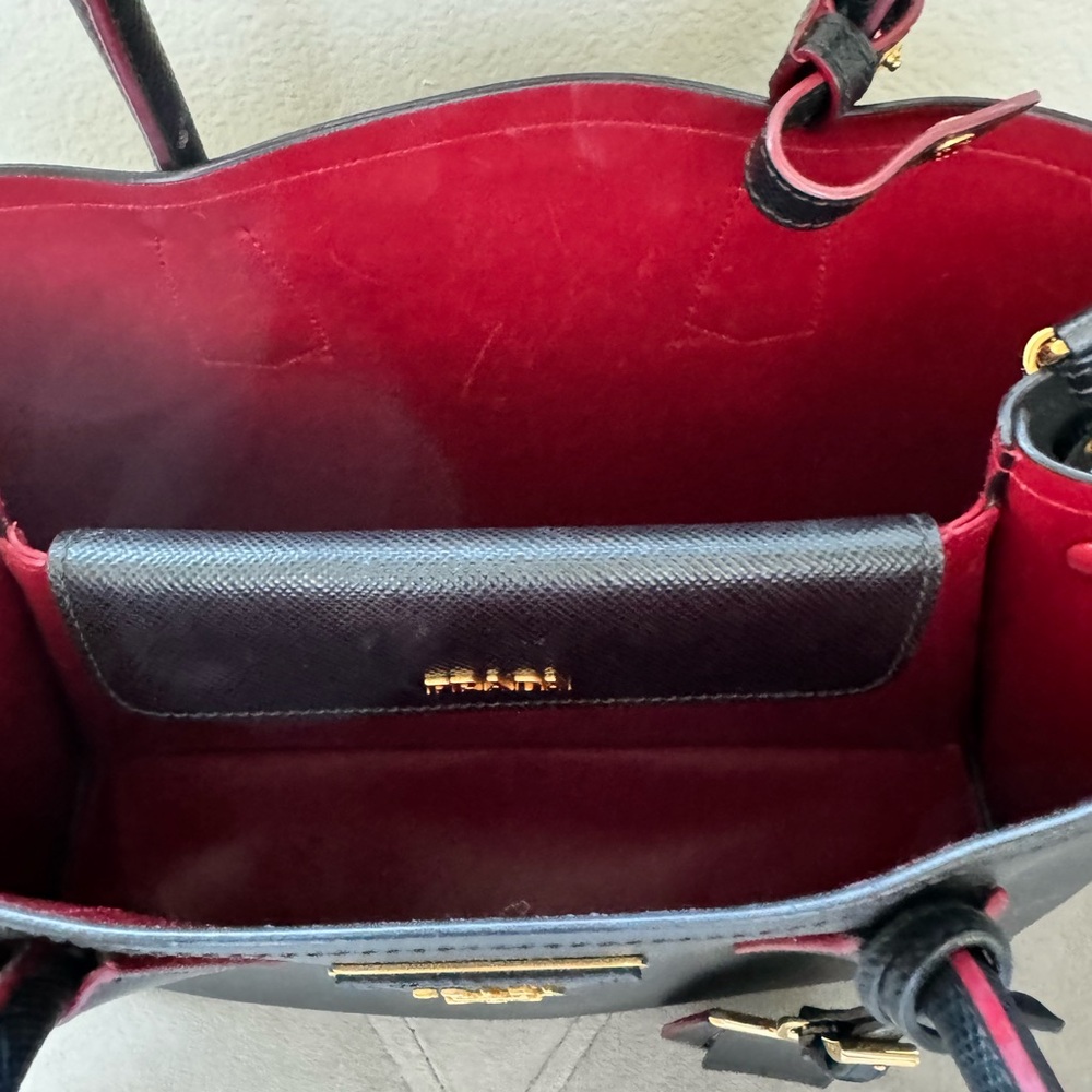 Prada Medium Saffiano Cuir